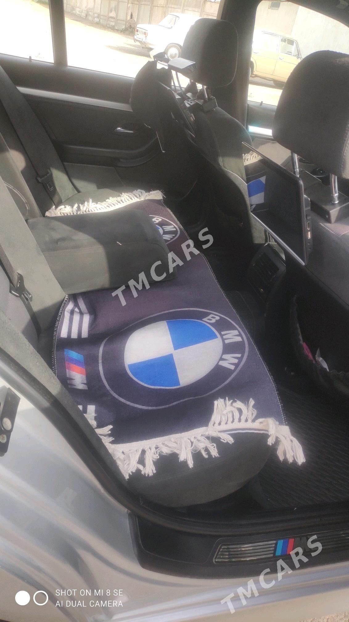 BMW E39 2000 - 145 000 TMT - Kaka - img 3