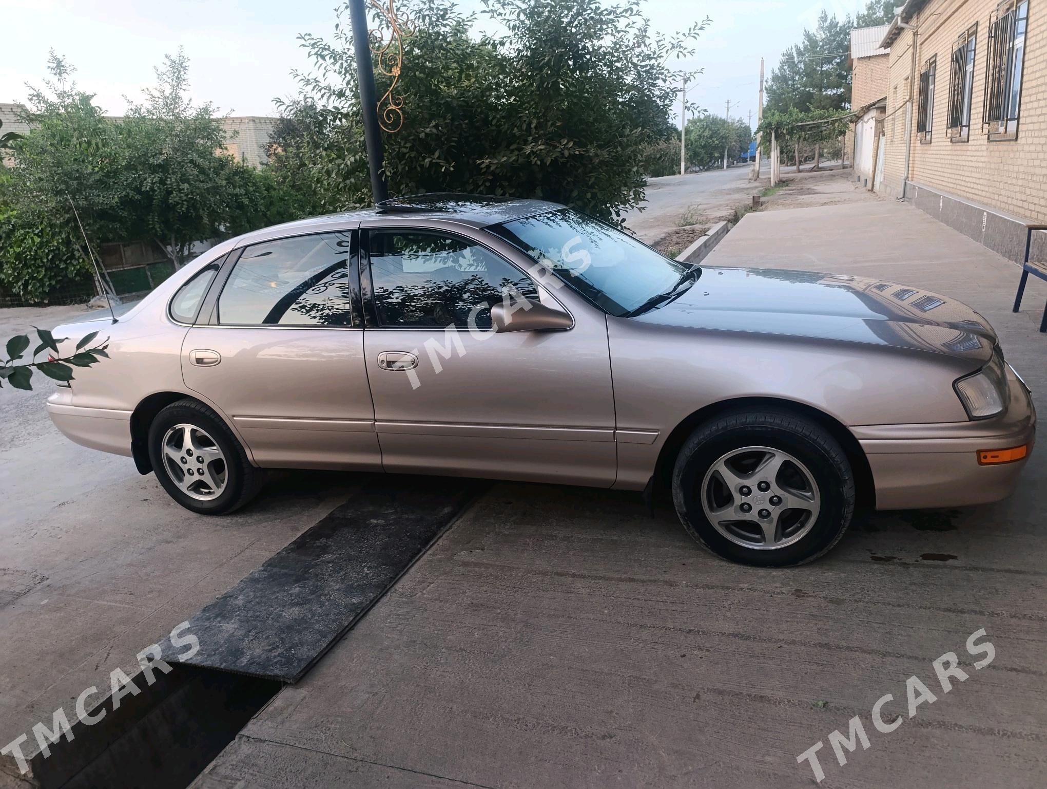 Toyota Avalon 1997 - 145 000 TMT - Saýat - img 4