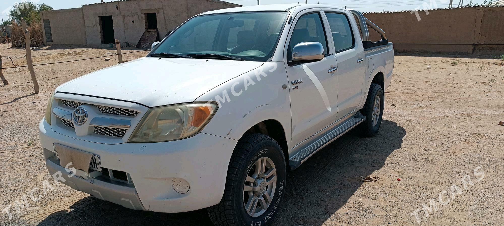 Toyota Hilux 2006 - 220 000 TMT - Ak bugdaý etraby - img 2