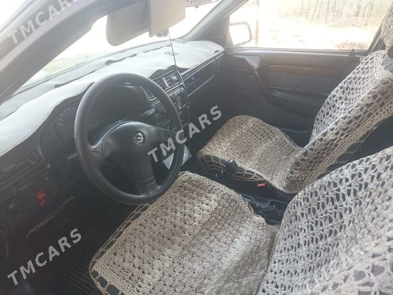 Opel Vectra 1991 - 39 000 TMT - Фарап - img 2