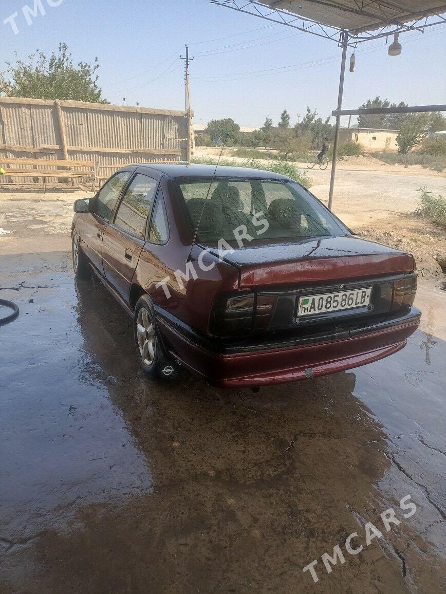 Opel Vectra 1991 - 39 000 TMT - Фарап - img 3