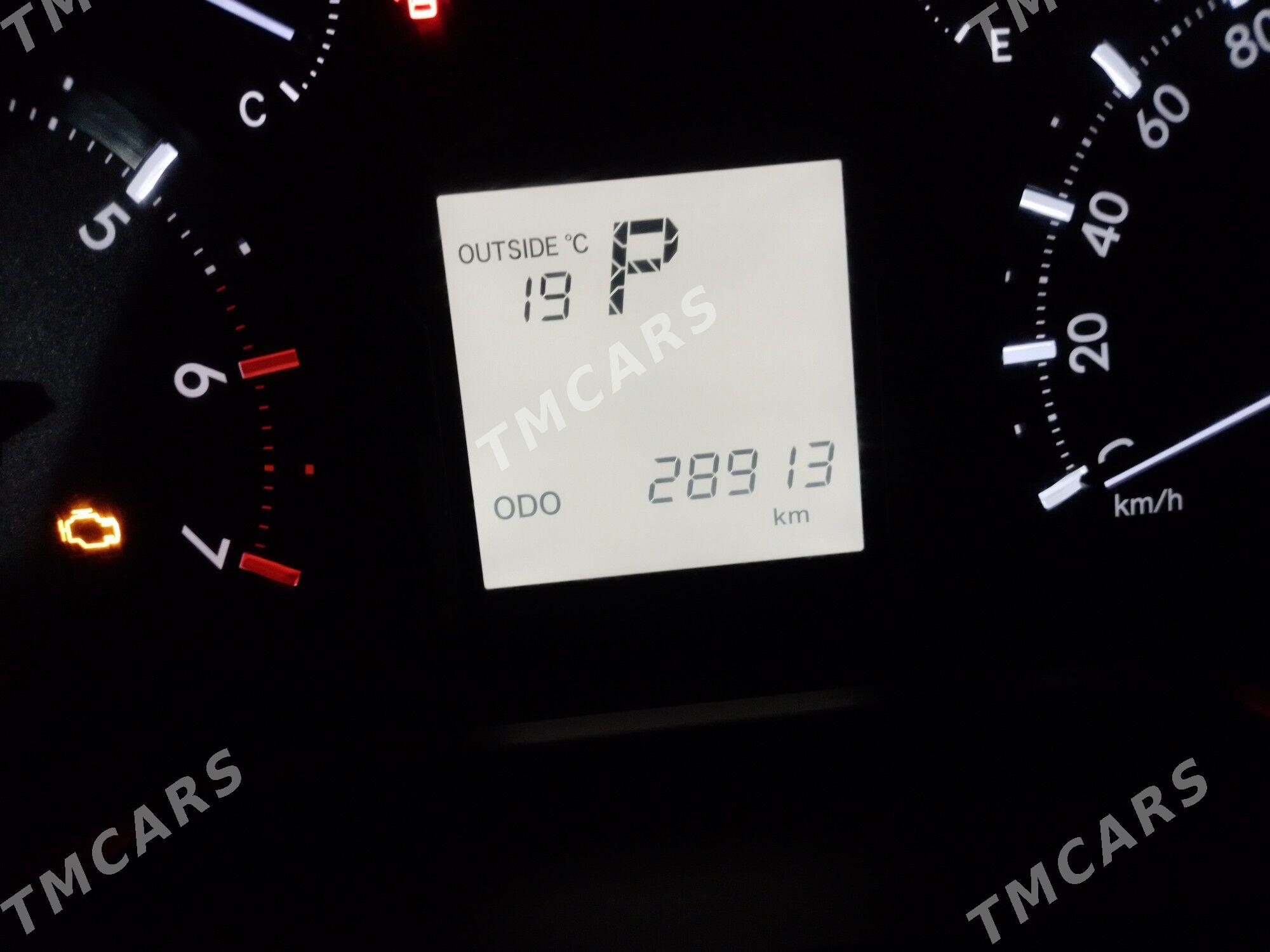 Toyota Land Cruiser Prado 2017 - 780 000 TMT - Дянев - img 2