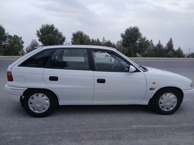 Opel Astra 1995 - 50 000 TMT - Bäherden - img 7