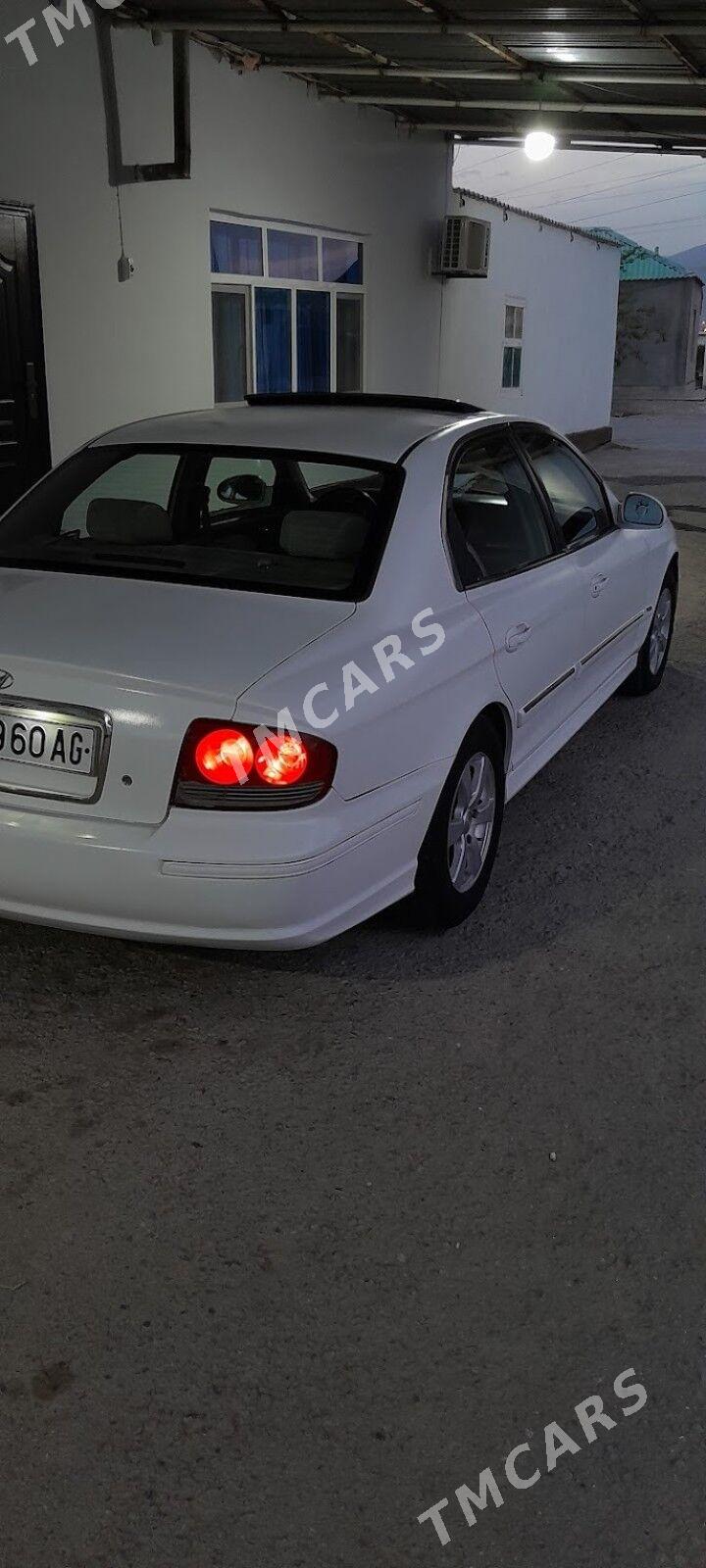 Hyundai Sonata 2002 - 67 000 TMT - Гарадамак Шор - img 4