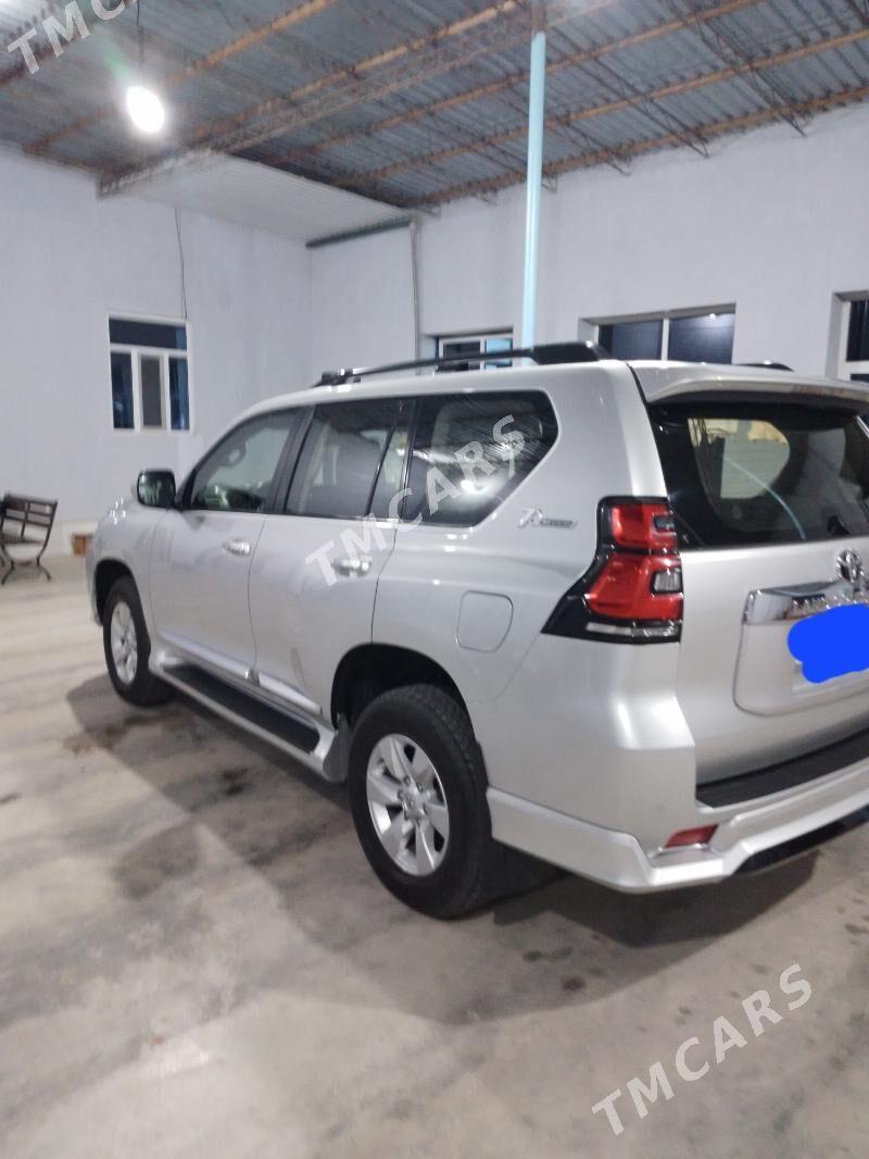 Toyota Land Cruiser Prado 2017 - 780 000 TMT - Дянев - img 9