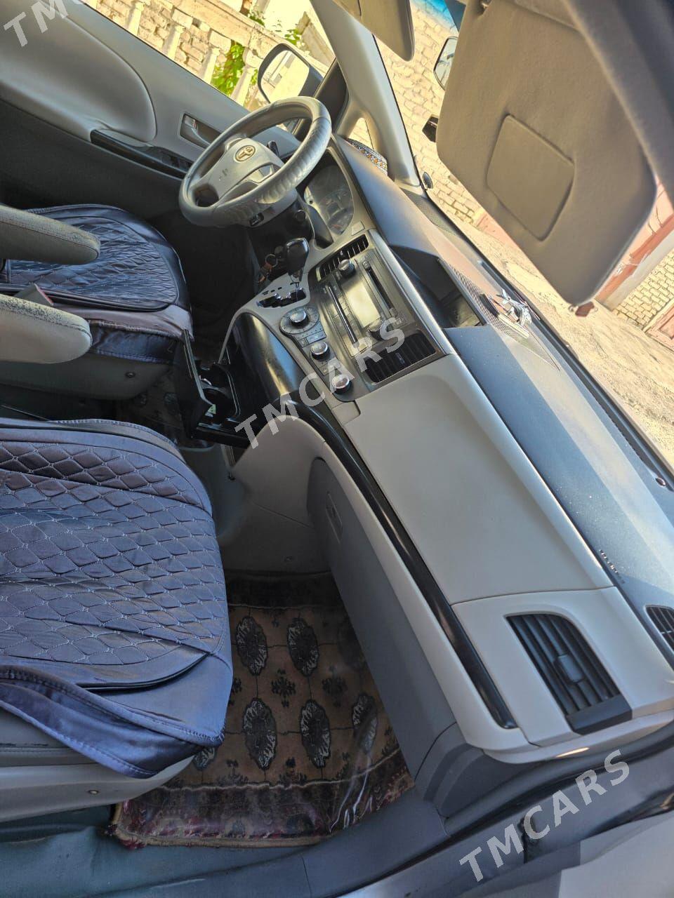 Toyota Sienna 2010 - 300 000 TMT - Daşoguz - img 2