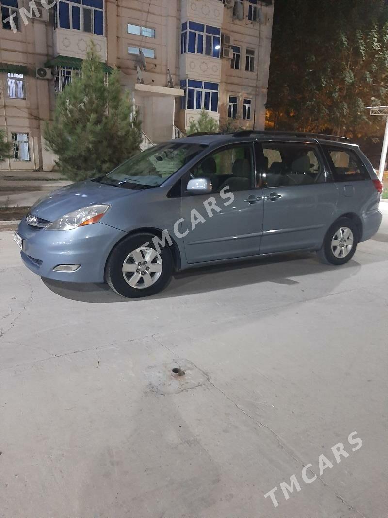 Toyota Sienna 2009 - 250 000 TMT - Türkmenabat - img 3