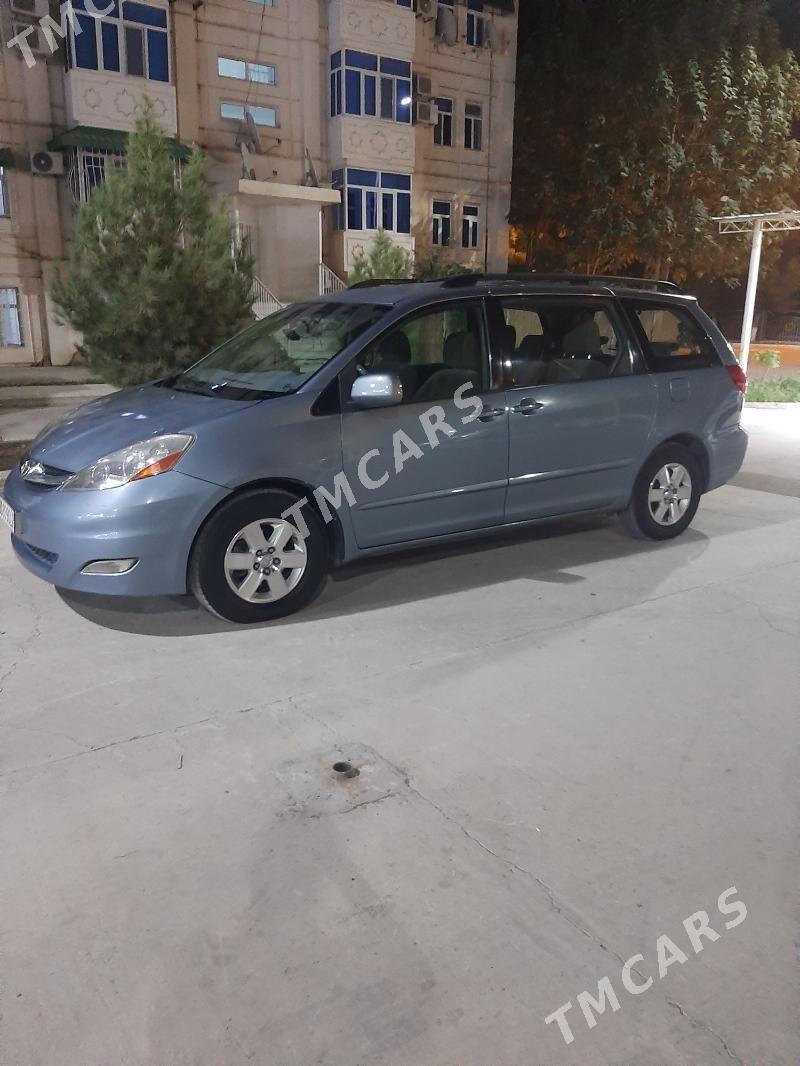 Toyota Sienna 2009 - 250 000 TMT - Türkmenabat - img 4
