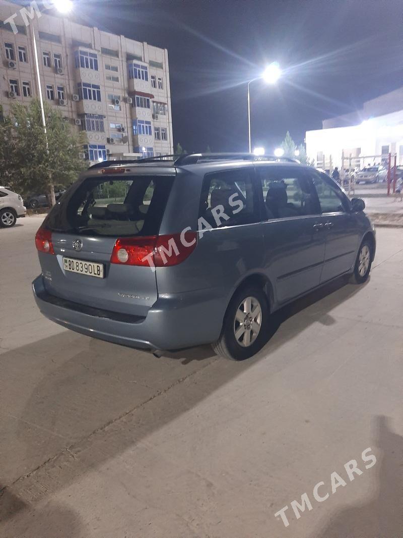 Toyota Sienna 2009 - 250 000 TMT - Türkmenabat - img 5