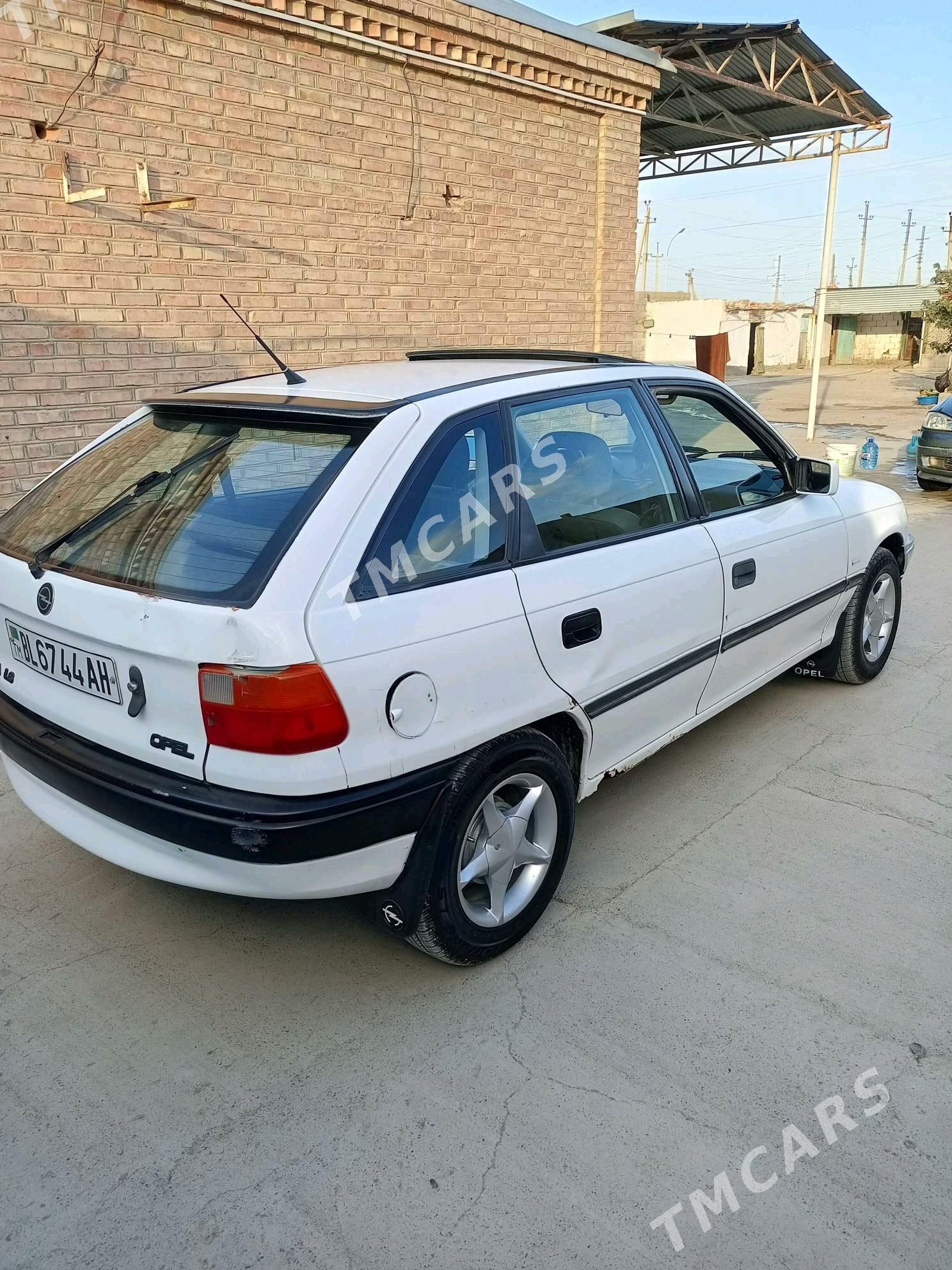 Opel Astra 1992 - 38 000 TMT - Bäherden - img 3