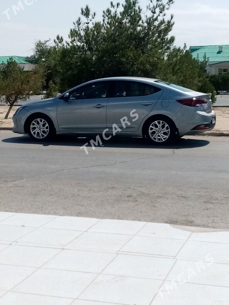 Hyundai Elantra 2020 - 210 000 TMT - Балканабат - img 2