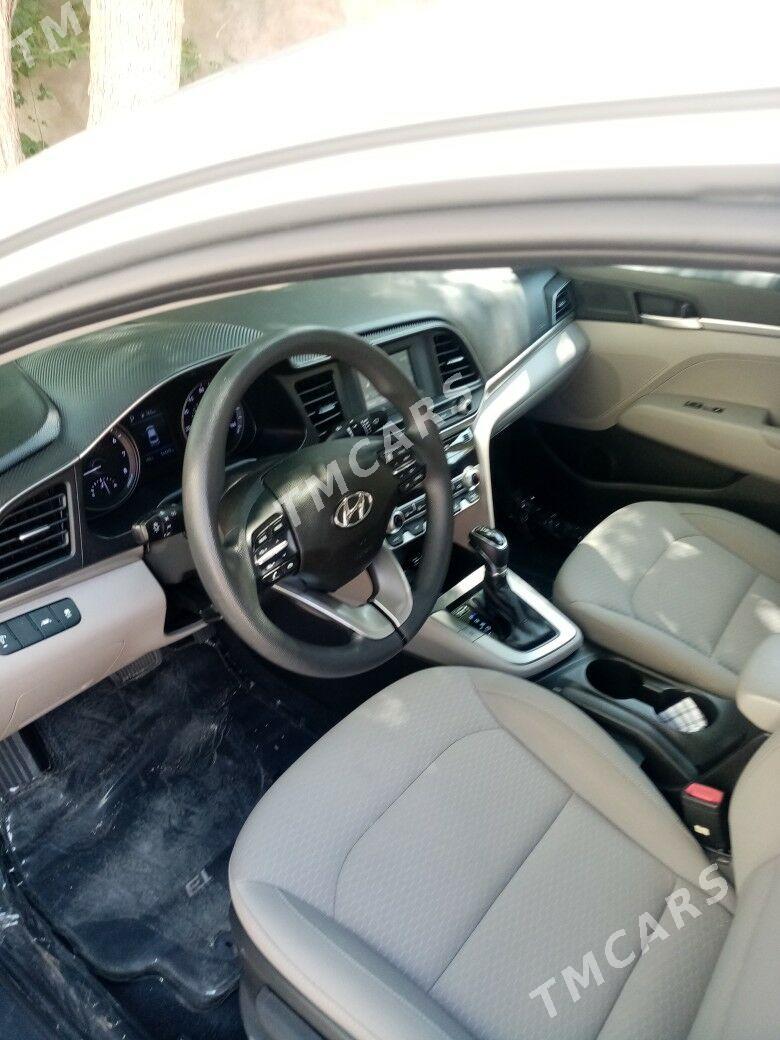 Hyundai Elantra 2020 - 210 000 TMT - Балканабат - img 4
