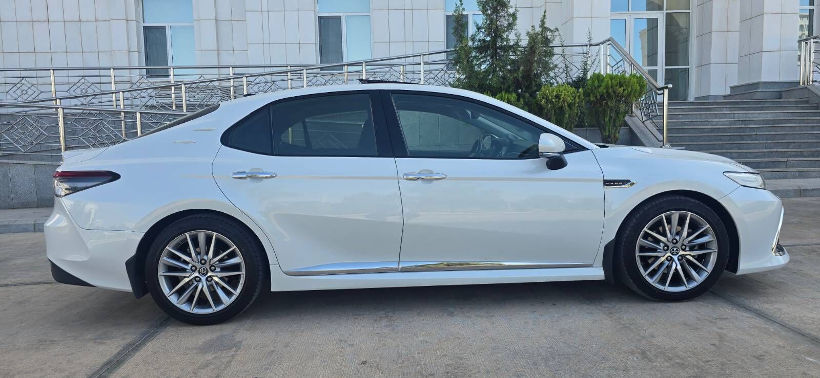 Toyota Camry 2019 - 450 000 TMT - Ашхабад - img 2