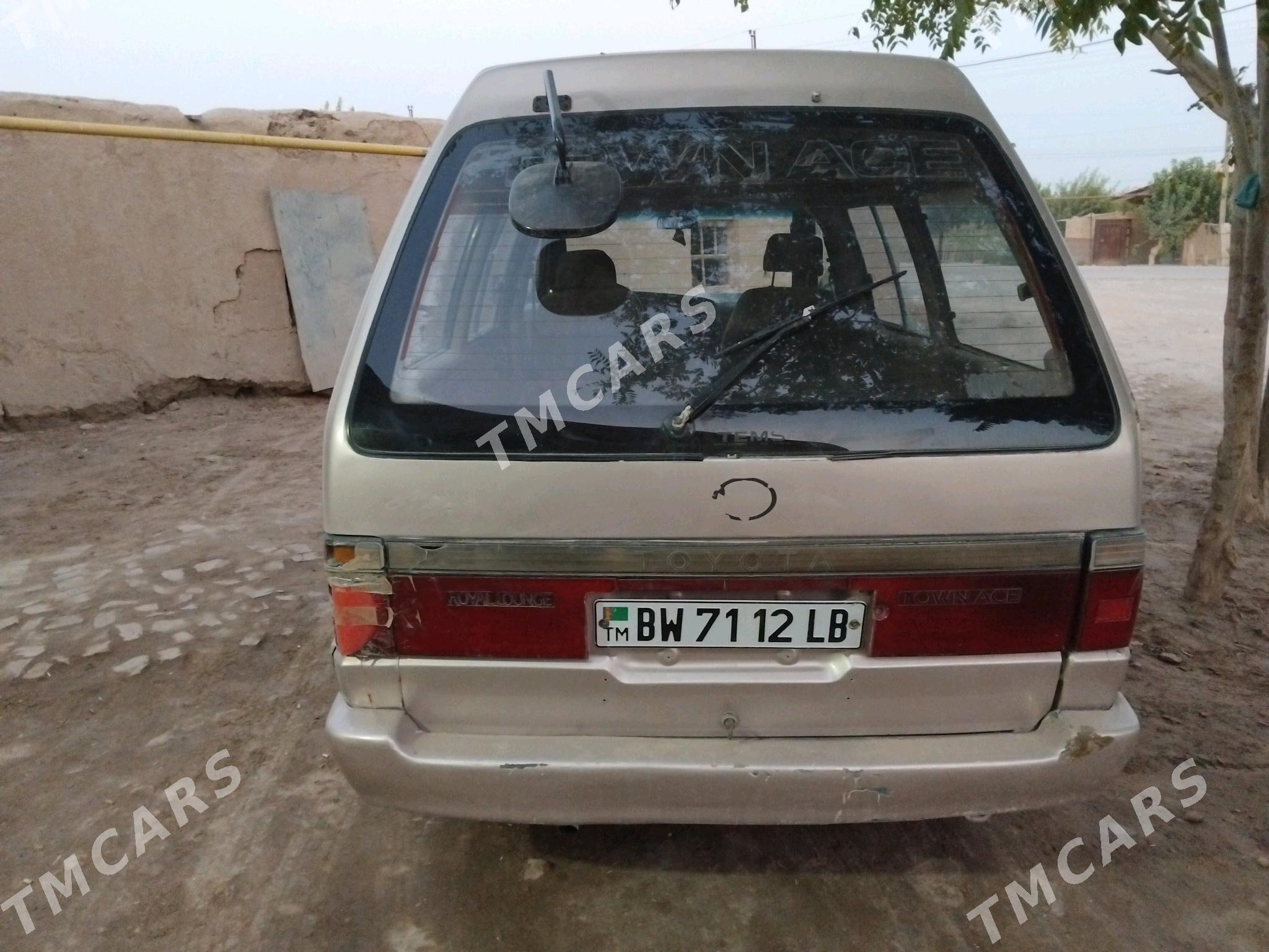 Toyota Town Ace 1989 - 15 000 TMT - Garabekewül - img 2