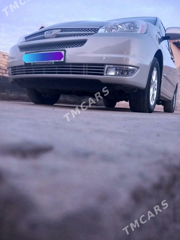 Toyota Sienna 2004 - 260 000 TMT - Köneürgenç - img 3
