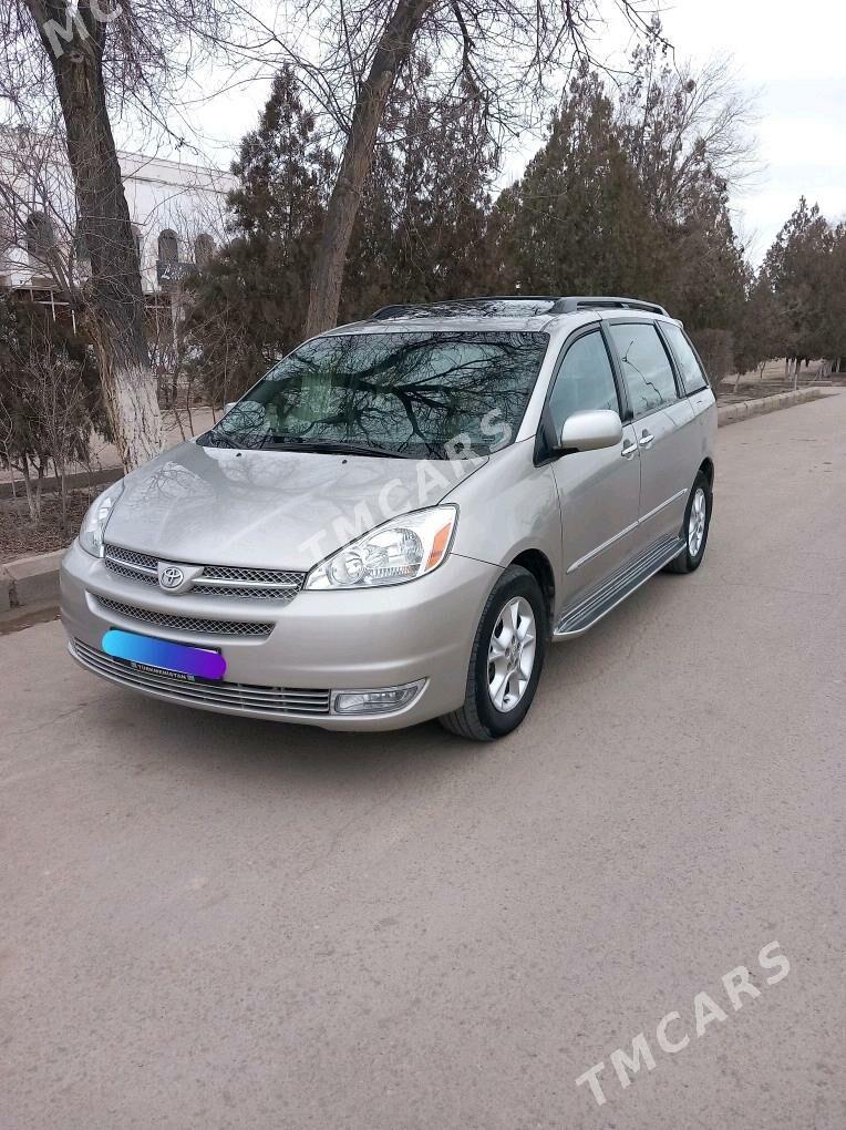 Toyota Sienna 2004 - 260 000 TMT - Köneürgenç - img 4