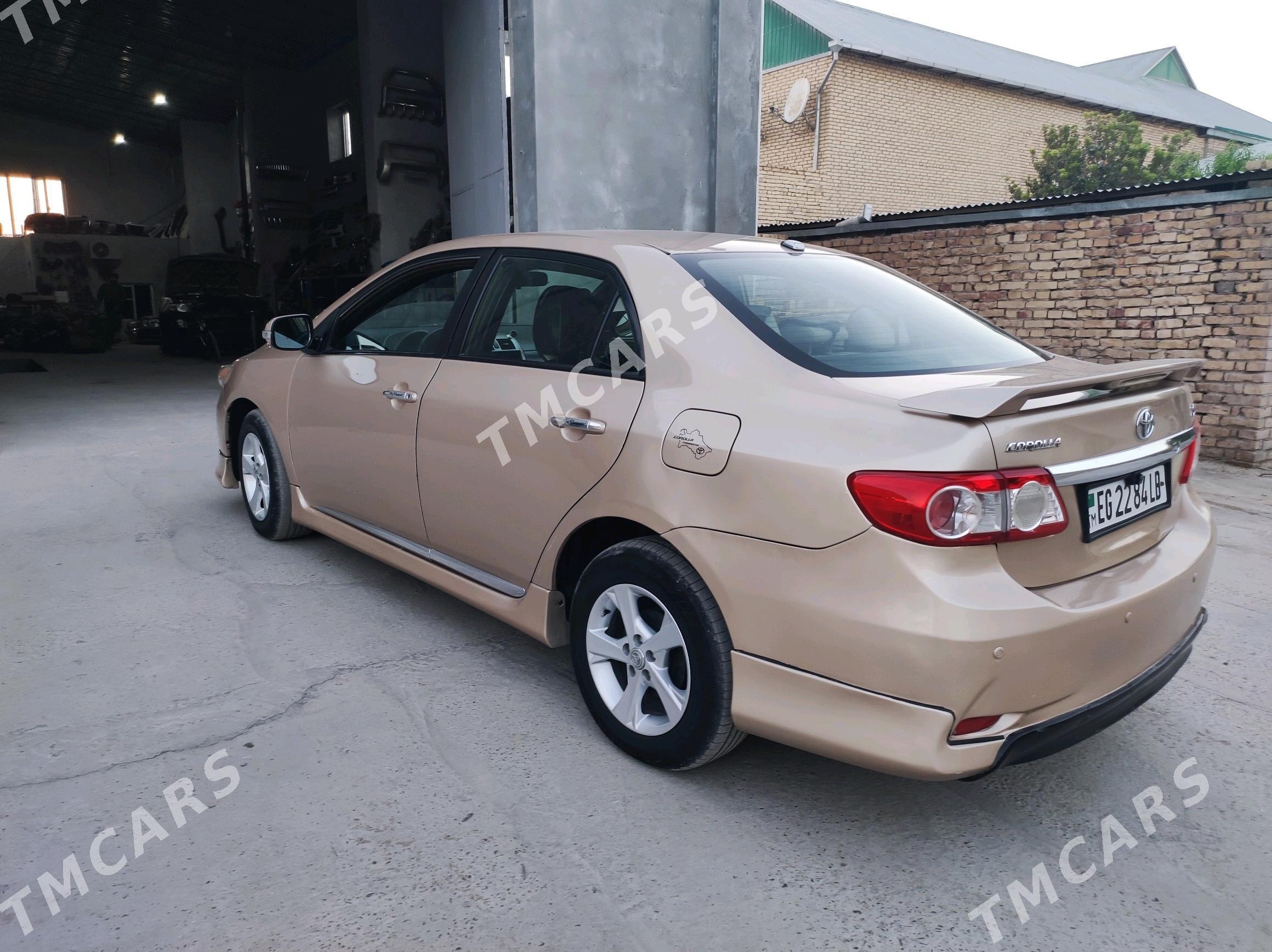 Toyota Corolla 2011 - 156 000 TMT - Туркменабат - img 4