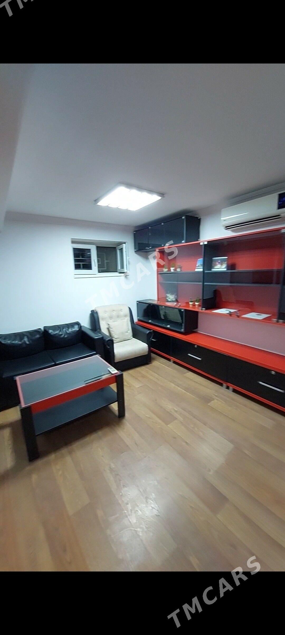 Satlyk ofis 150m² pol.podwal - 30 мкр - img 7