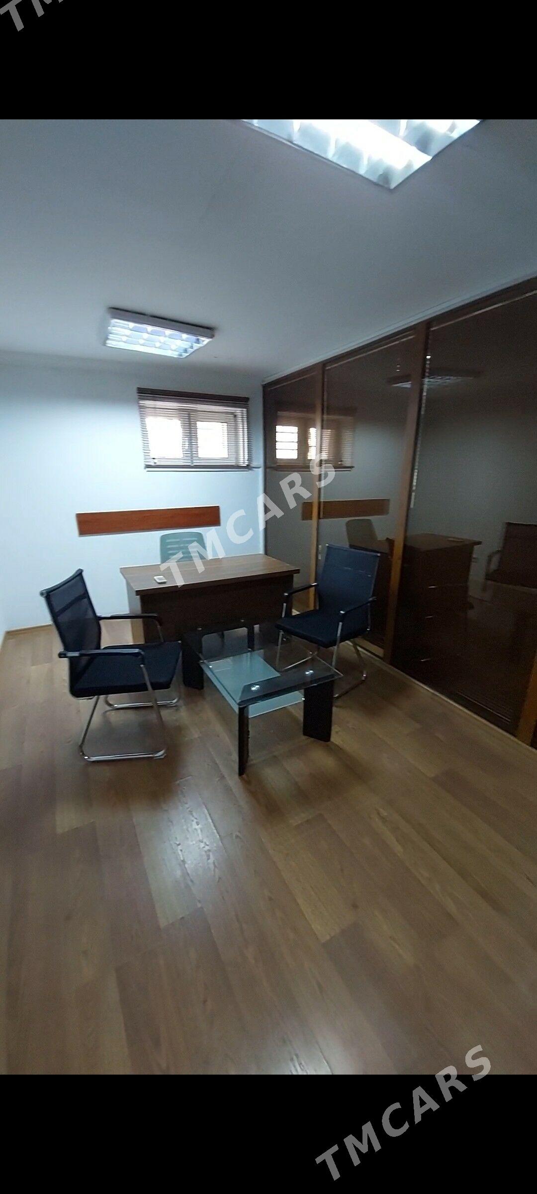 Satlyk ofis 150m² pol.podwal - 30 мкр - img 3