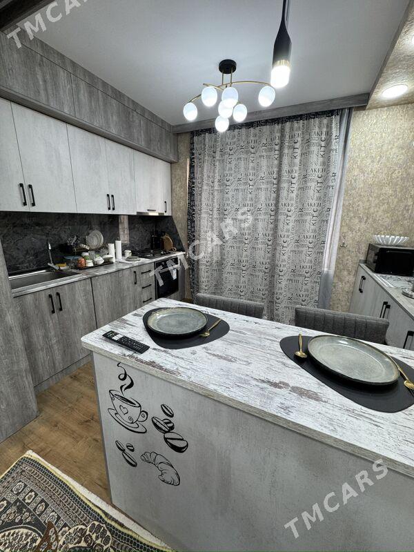 2 КОМНАТЫМир 32 ЭТАЖ - Мир 3 - img 4