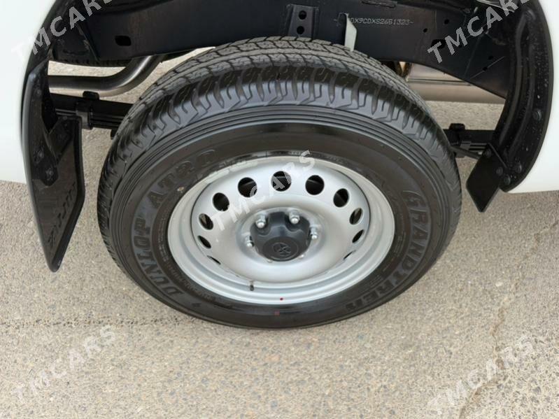 Toyota Hilux 2025 - 695 000 TMT - Ашхабад - img 10