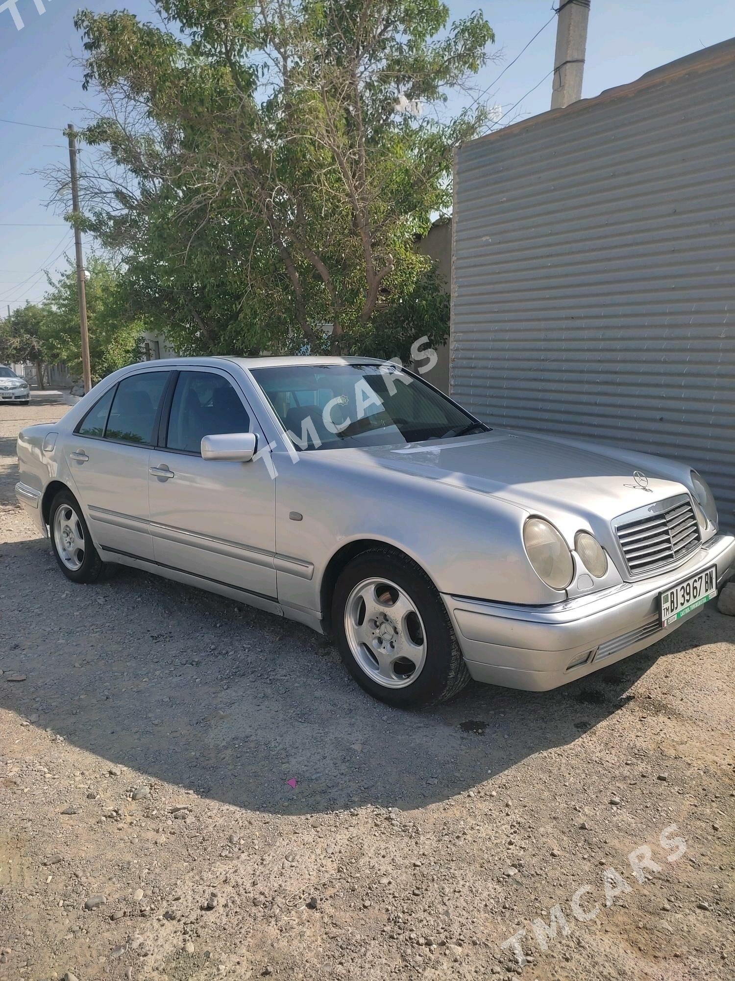 Mercedes-Benz E320 1999 - 110 000 TMT - Гызыларбат - img 3