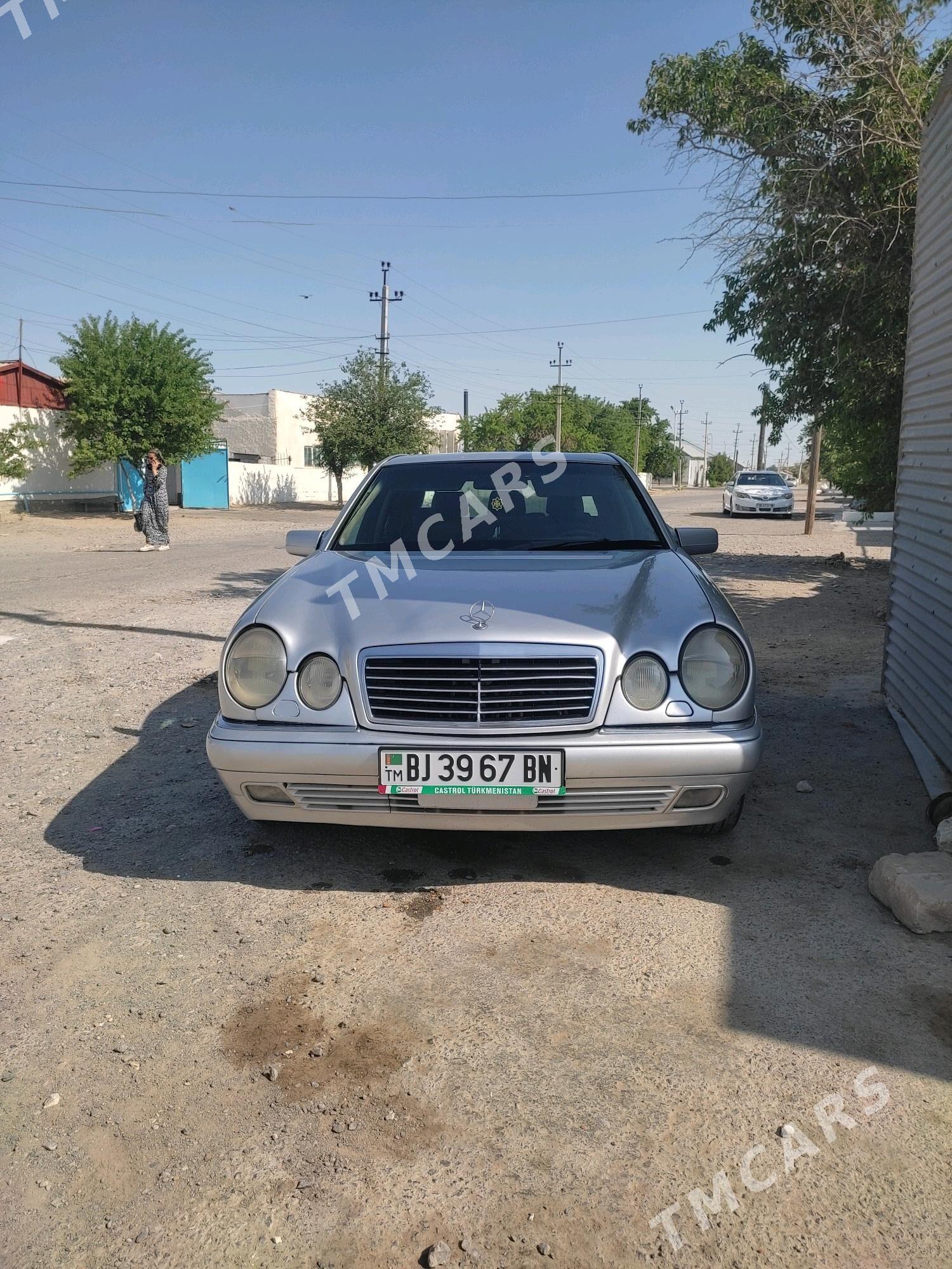 Mercedes-Benz E320 1999 - 110 000 TMT - Гызыларбат - img 5