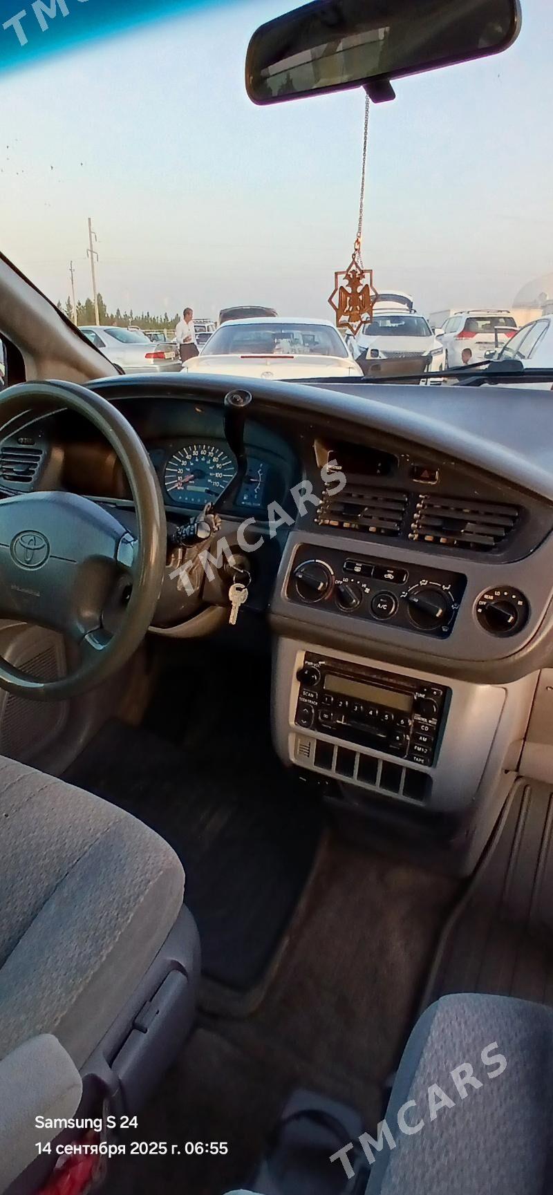 Toyota Sienna 2002 - 138 000 TMT - Мары - img 3