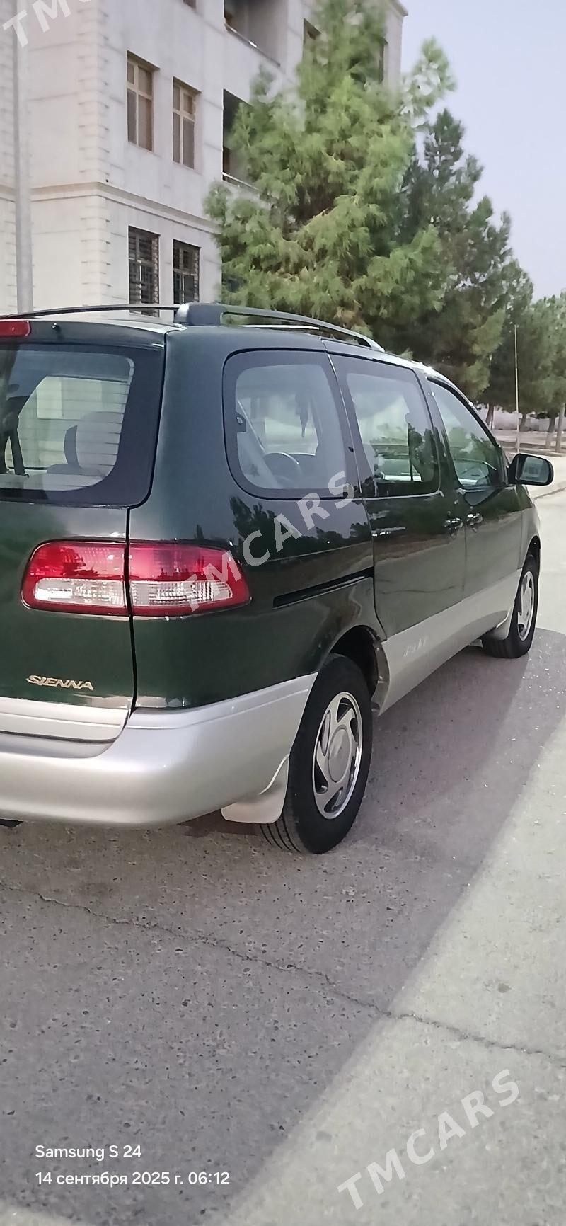 Toyota Sienna 2002 - 138 000 TMT - Мары - img 4