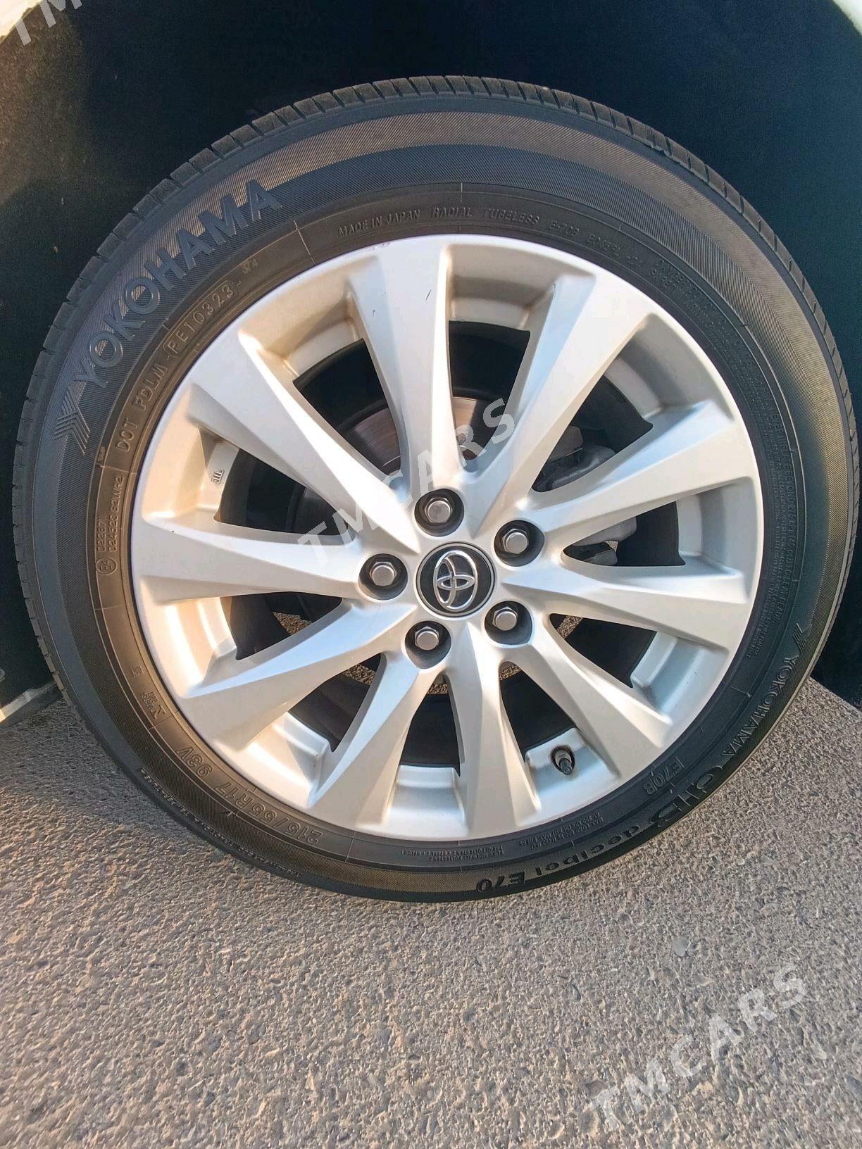 Toyota Camry 2018 - 265 000 TMT - Ашхабад - img 8