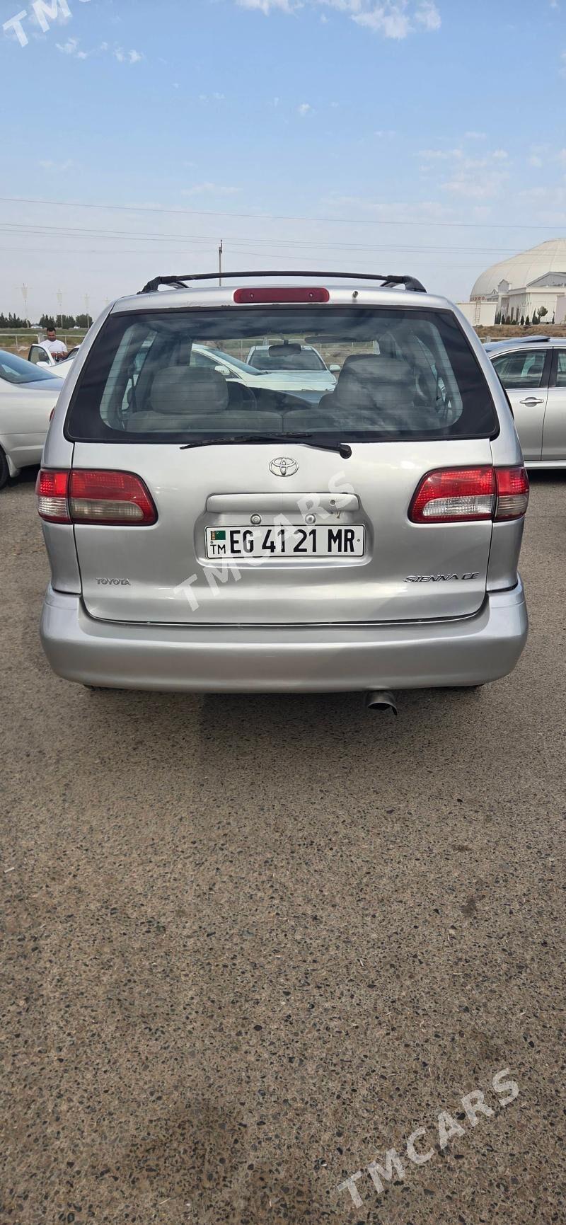 Toyota Sienna 2003 - 135 000 TMT - Мары - img 3
