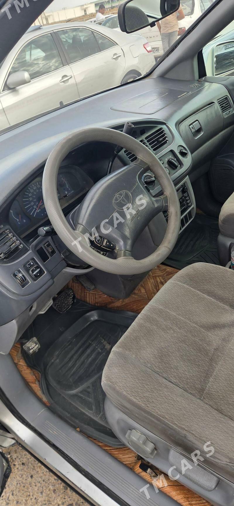 Toyota Sienna 2003 - 135 000 TMT - Мары - img 5