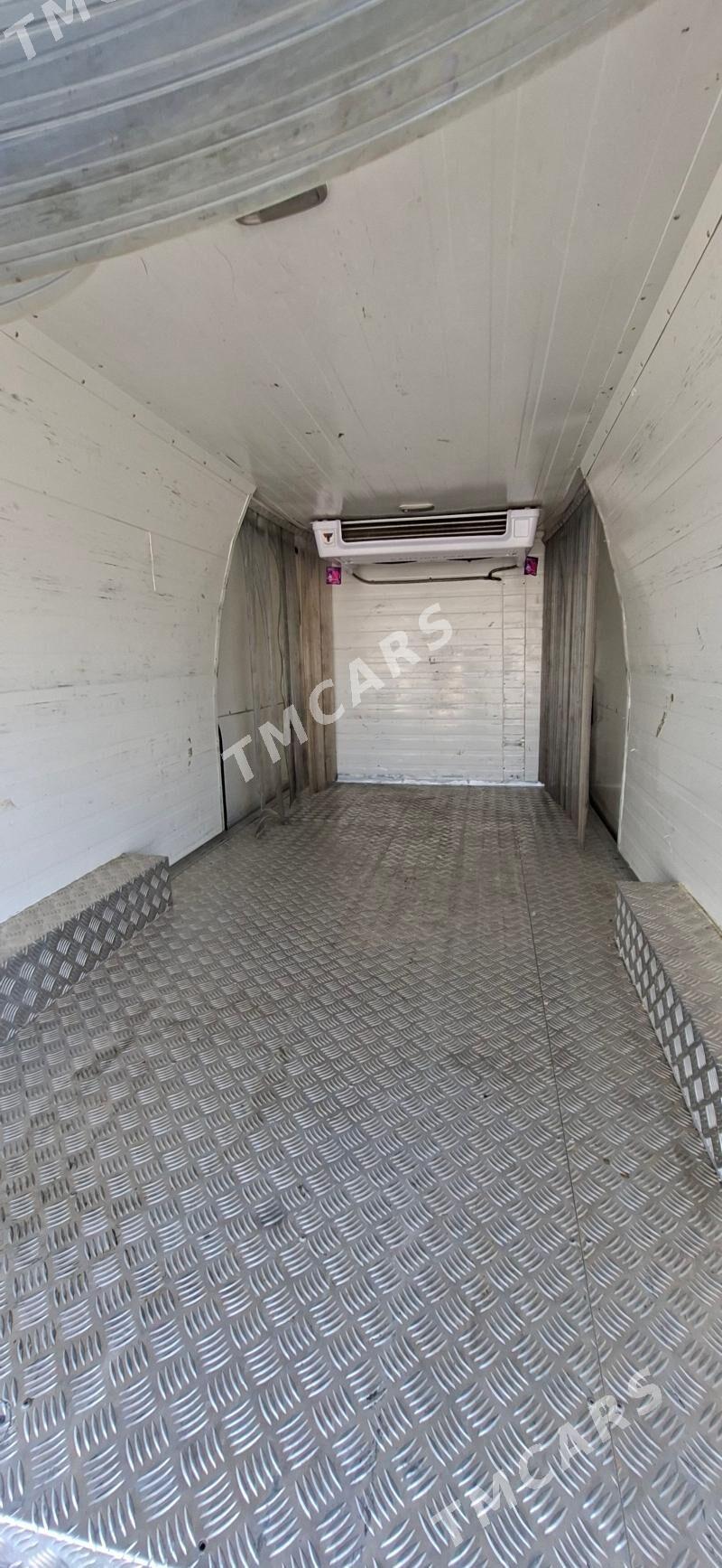 Toyota Hiace 2020 - 444 000 TMT - Aşgabat - img 10