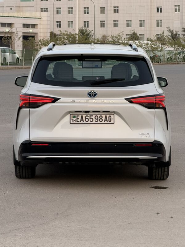 Toyota Sienna 2022 - 580 000 TMT - Aşgabat - img 5