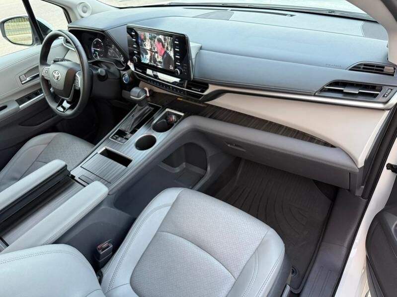 Toyota Sienna 2022 - 580 000 TMT - Aşgabat - img 6