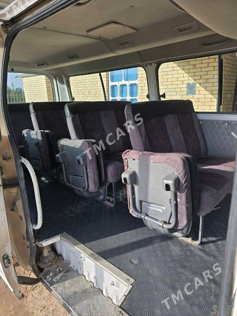 Toyota Hiace 2006 - 140 000 TMT - Векильбазар - img 2