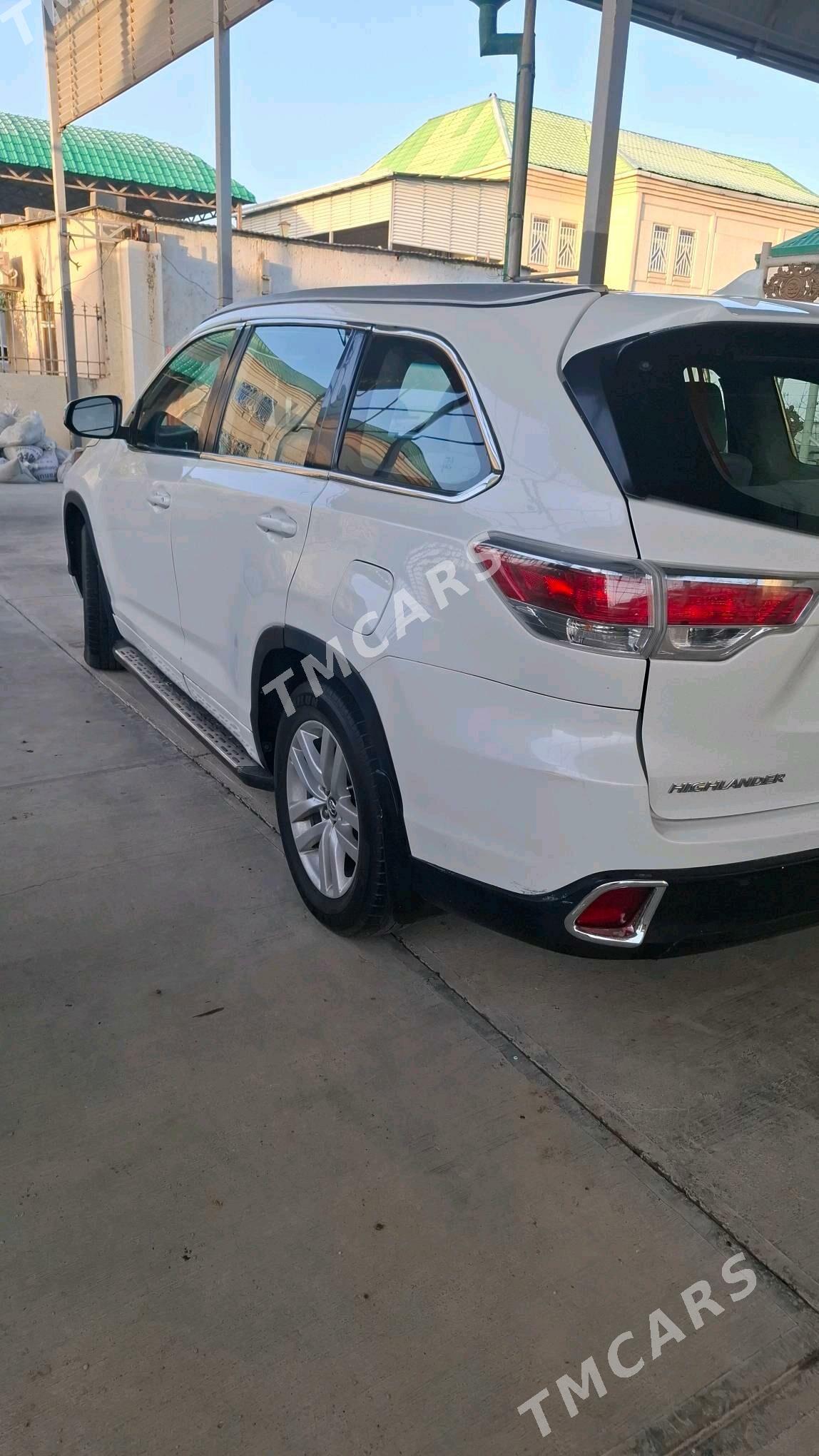 Toyota Highlander 2016 - 315 000 TMT - Бузмеин - img 3
