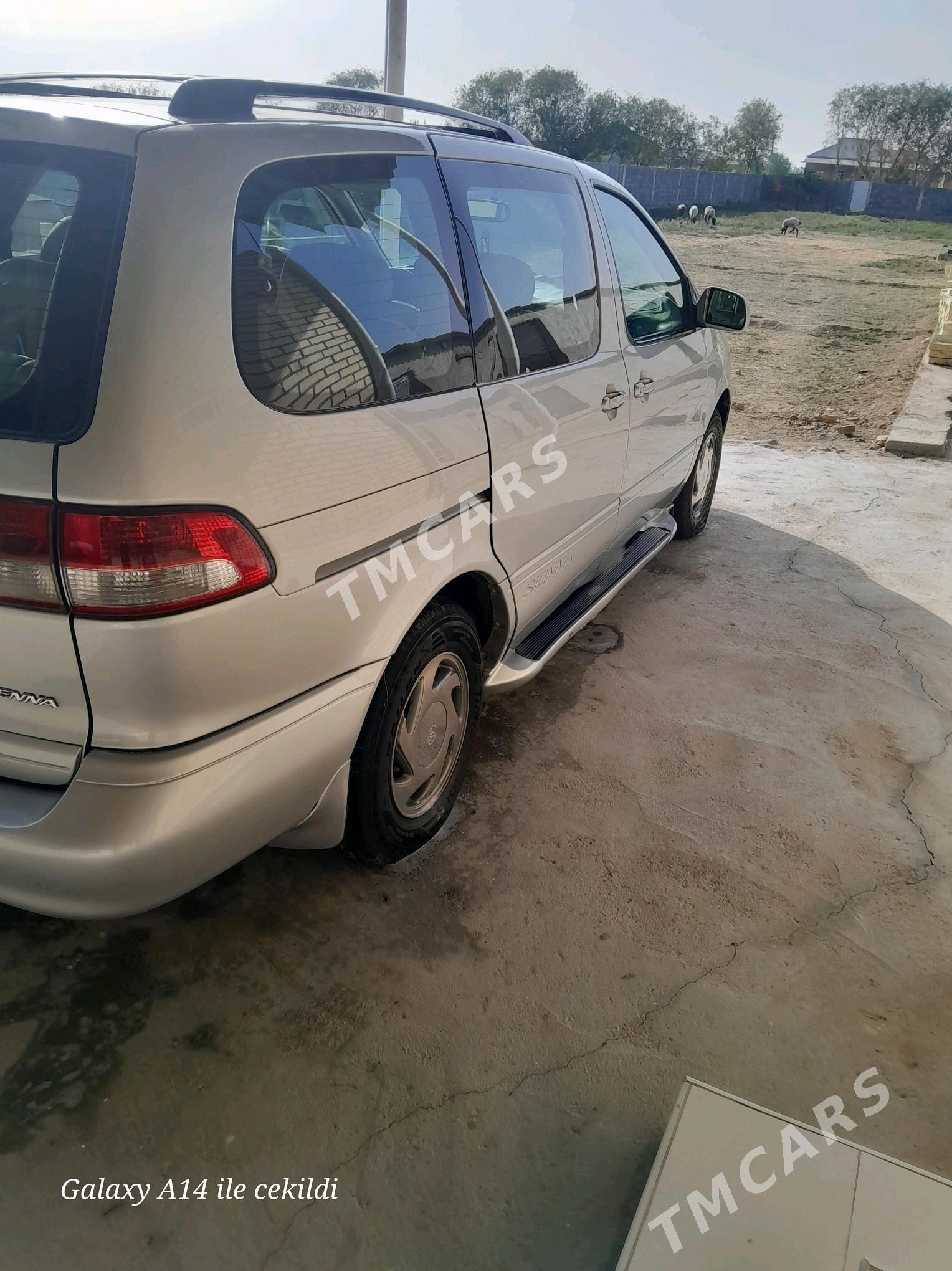 Toyota Sienna 2003 - 220 000 TMT - Ёлётен - img 3