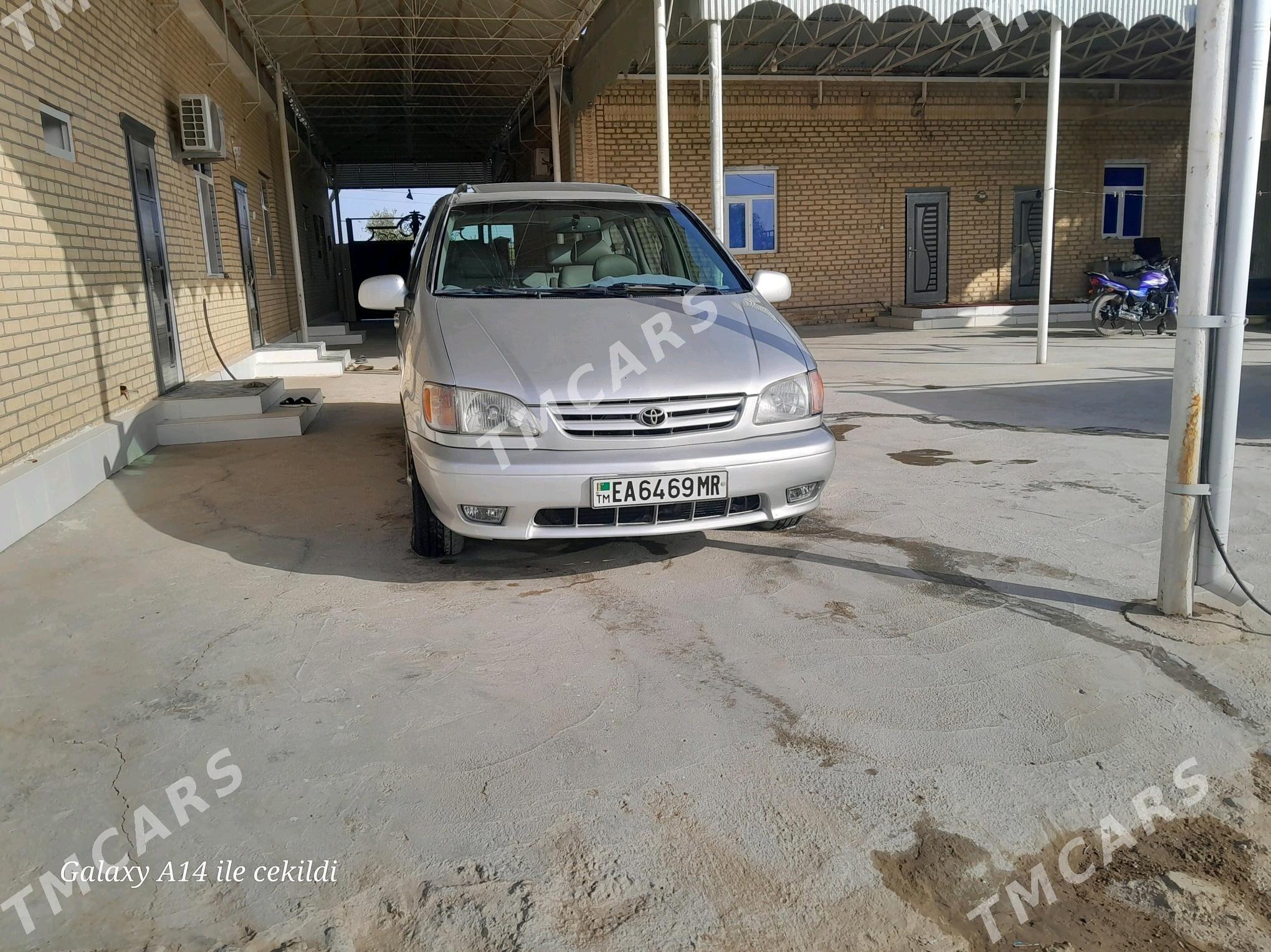 Toyota Sienna 2003 - 220 000 TMT - Ёлётен - img 4