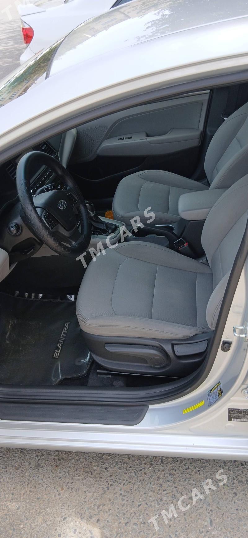 Hyundai Elantra 2017 - 190 000 TMT - Мир 4 - img 5