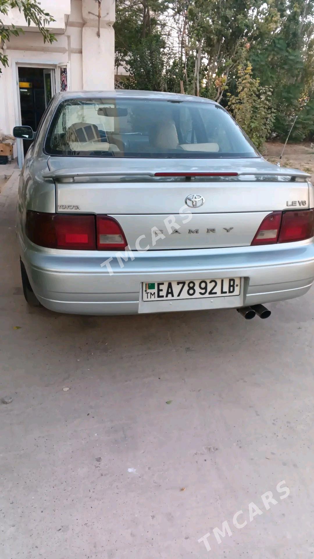 Toyota Camry 1995 - 92 000 TMT - Türkmenabat - img 3