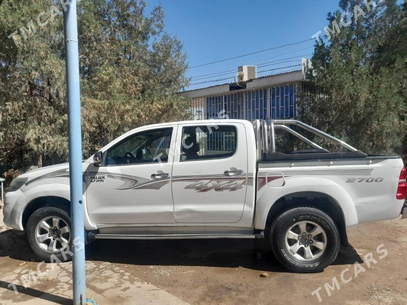 Toyota Hilux 2012 - 280 000 TMT - Гурбансолтан Едже - img 4