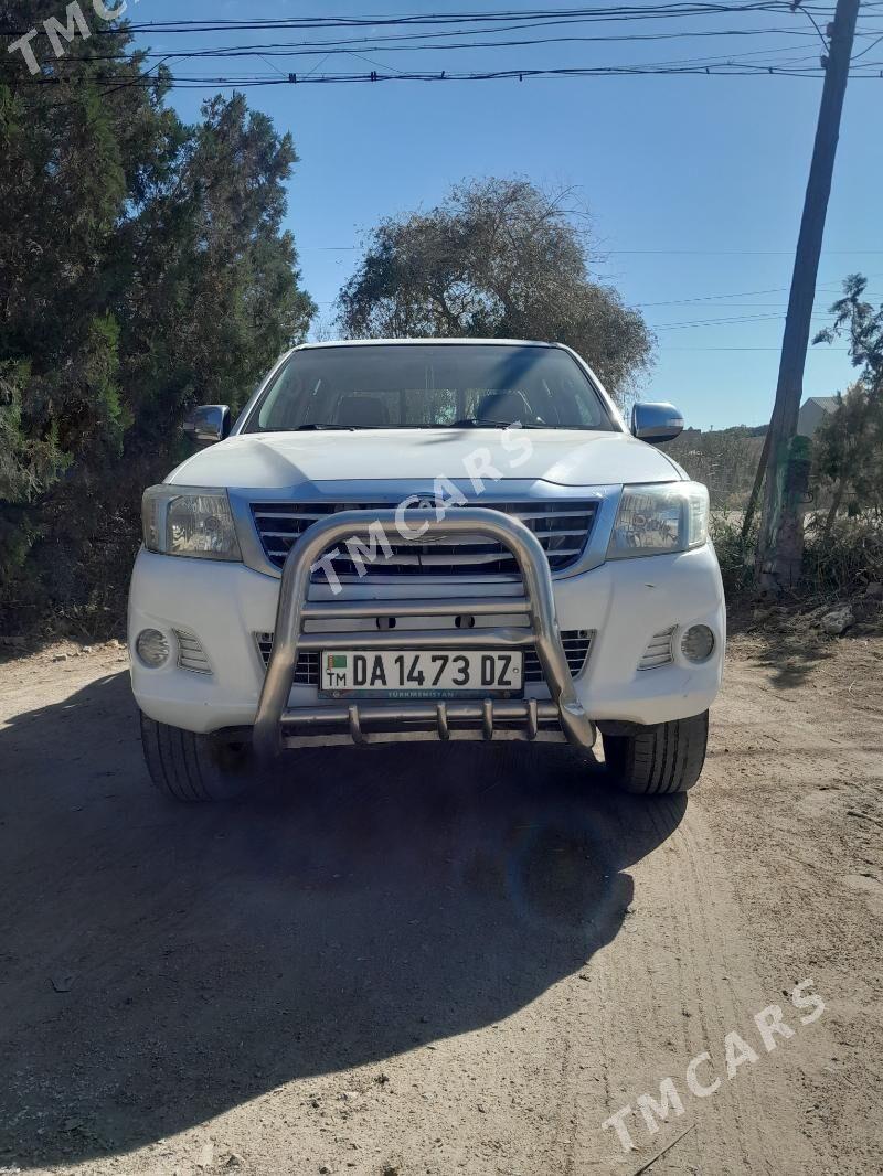 Toyota Hilux 2012 - 280 000 TMT - Гурбансолтан Едже - img 3