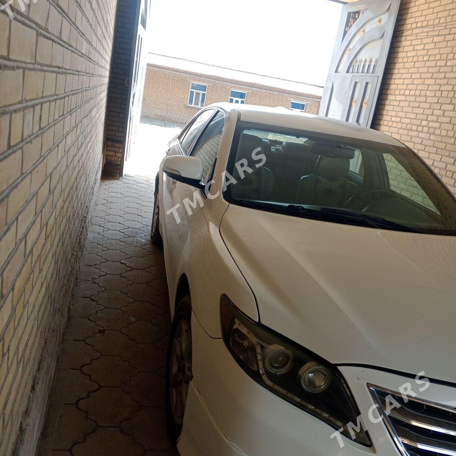 Toyota Camry 2011 - 170 000 TMT - Халач - img 4