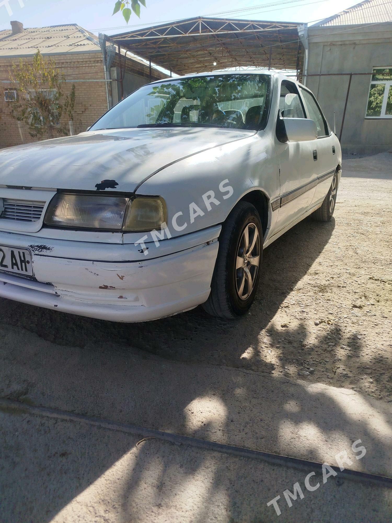 Opel Vectra 1993 - 26 000 TMT - Бахарден - img 2