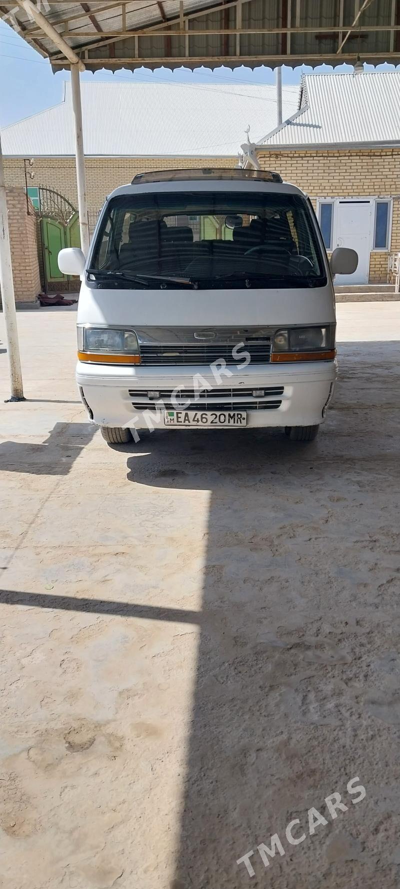 Toyota Hiace 1992 - 50 000 TMT - Мары - img 4