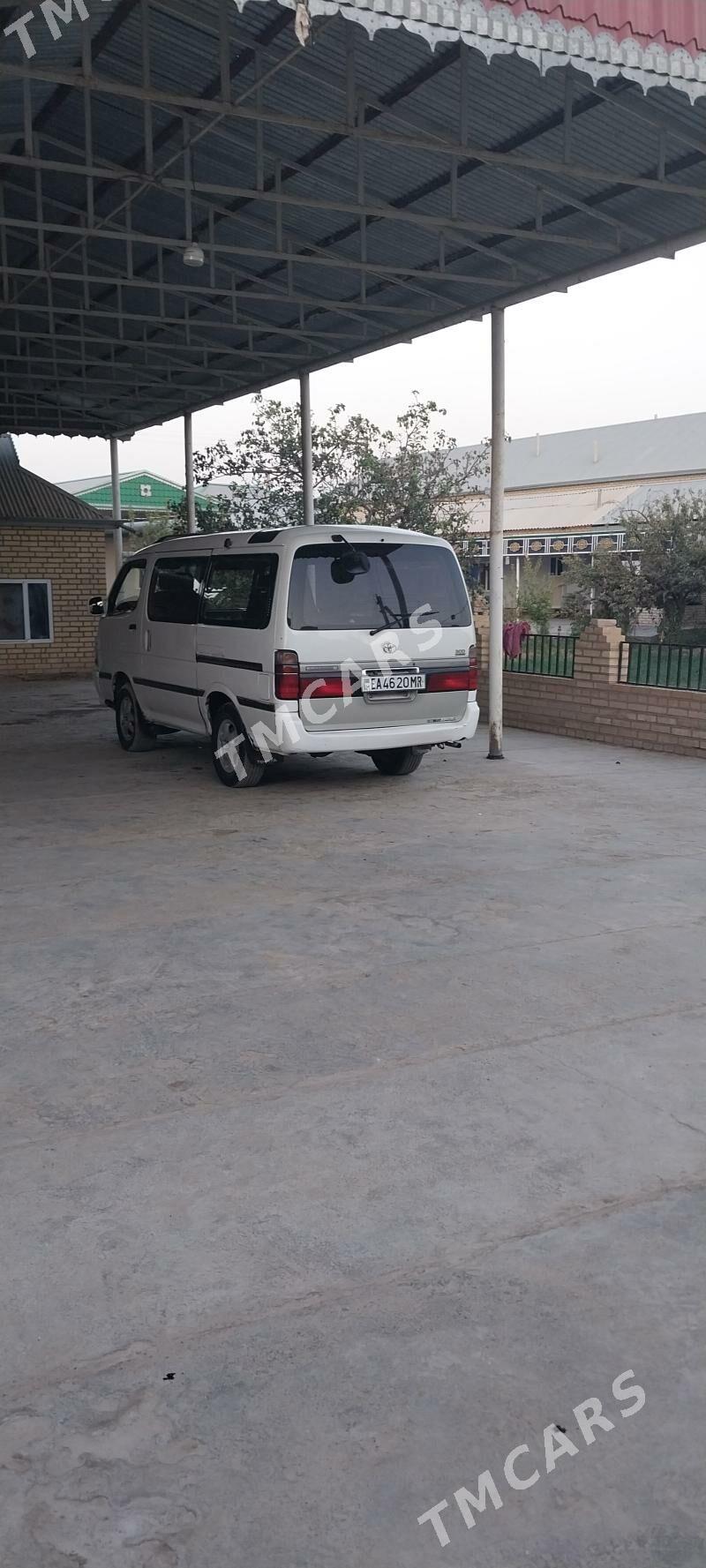 Toyota Hiace 1992 - 50 000 TMT - Мары - img 2