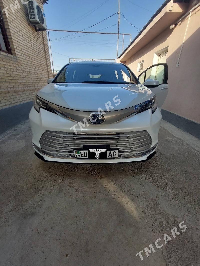 Toyota Sienna 2022 - 500 000 TMT - Ашхабад - img 2