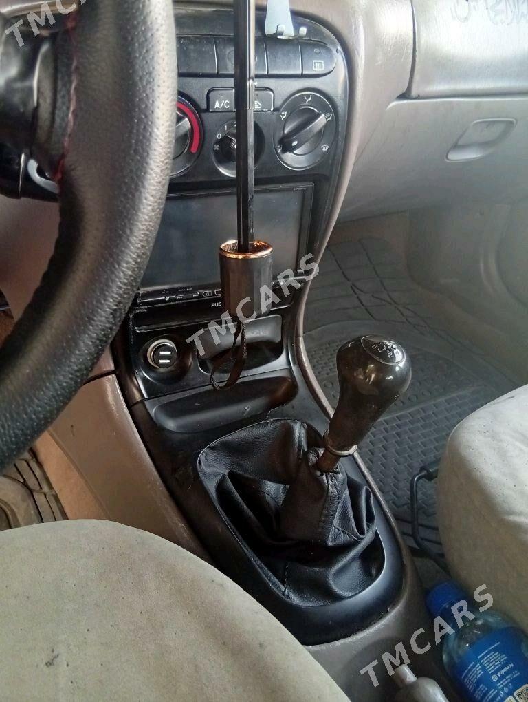 Hyundai Elantra 2002 - 35 000 TMT - Бахарден - img 3