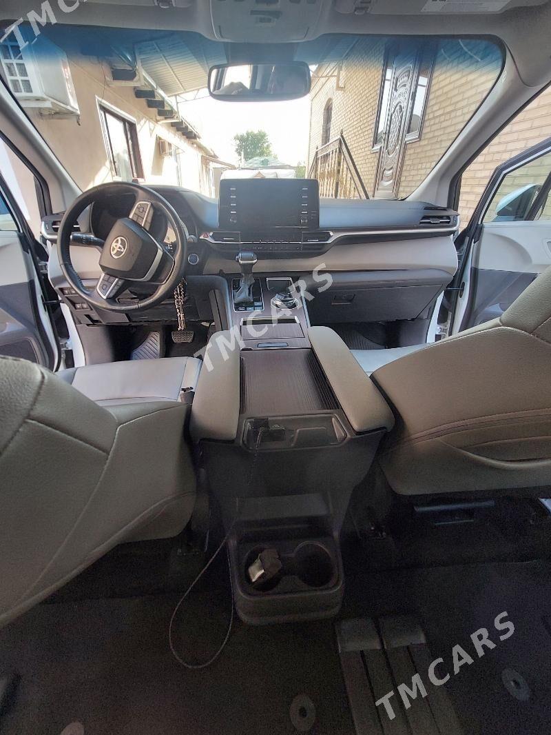 Toyota Sienna 2022 - 500 000 TMT - Ашхабад - img 9